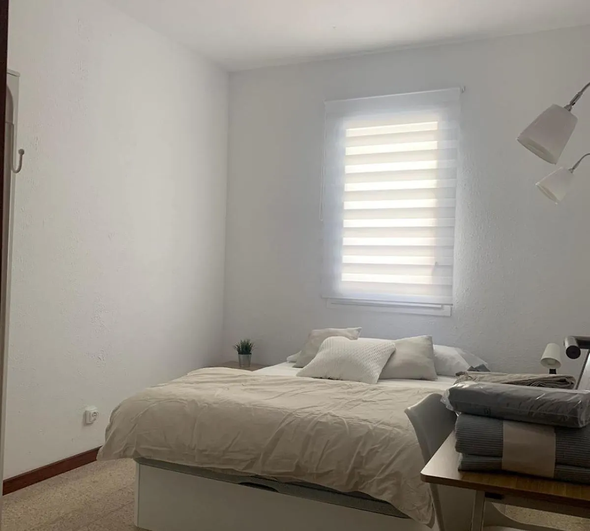 Habitacion Privada En Piso Compartido Lepanto 바르셀로나 0*,
