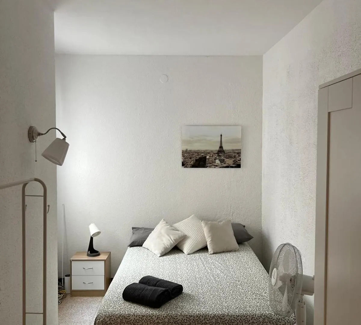 Habitacion Privada En Piso Compartido Lepanto 바르셀로나 0*,